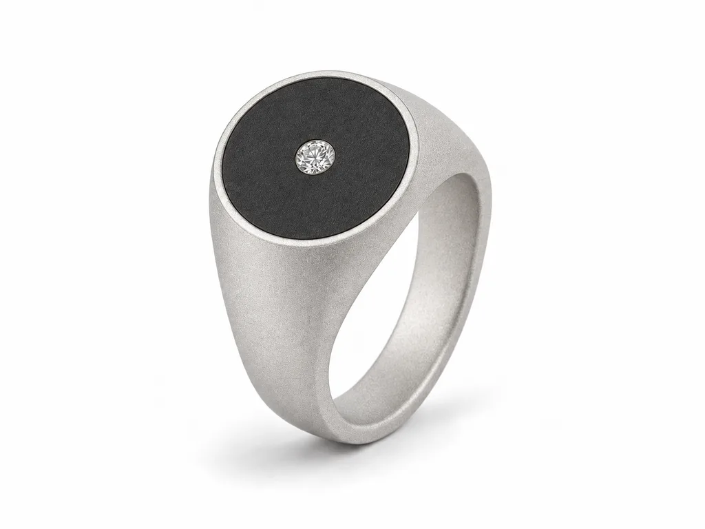 แหวนเพชรผู้ชายตรา Eclipse Signet - ผิวด้านแบบพ่นทราย