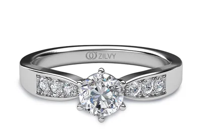 แหวนเพชรผู้หญิง รุ่น GR312 - มุมบน