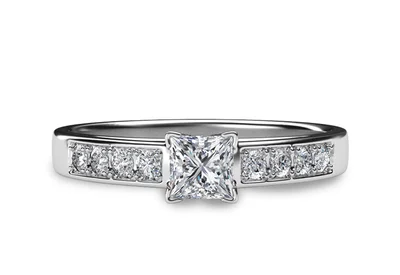 แหวนเพชรผู้หญิง รุ่น GR372 - มุมบน