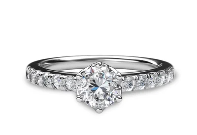 แหวนเพชรผู้หญิง รุ่น GR381 - มุมบน