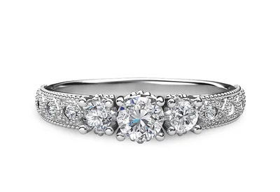 แหวนเพชรผู้หญิง รุ่น GR393 - มุมบน