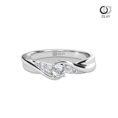 แหวนเพชรผู้หญิง รุ่น GR901 - มุมบน